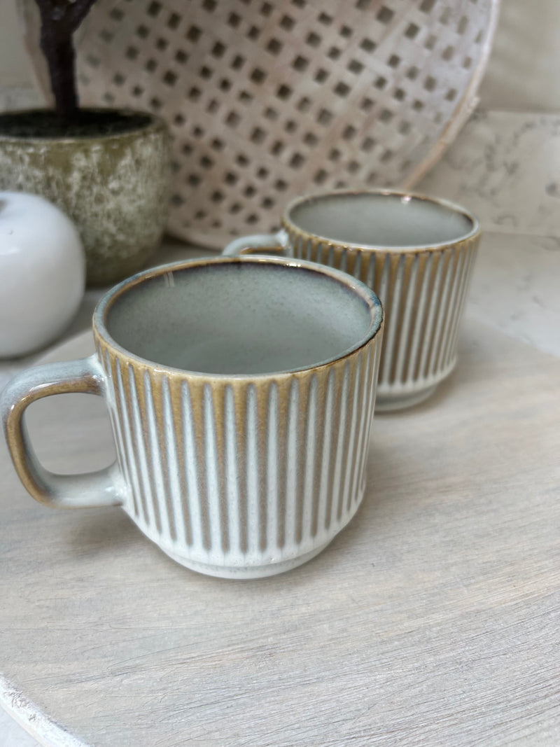 Set of 4 Ribbed reactive glaze mugs 2 styles