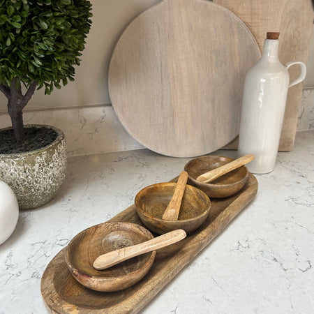 Set of 3 mango Wooden Bowls with 3 spoons on Tray 38cm