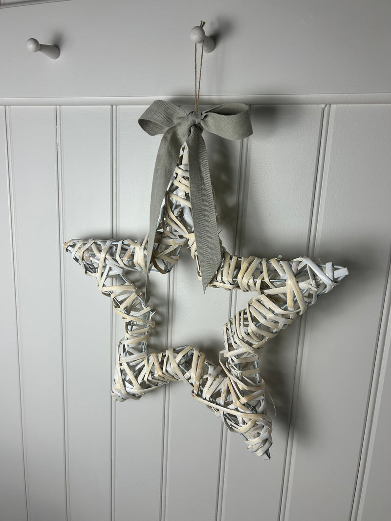 Hanging white wash willow wicker star 45cm