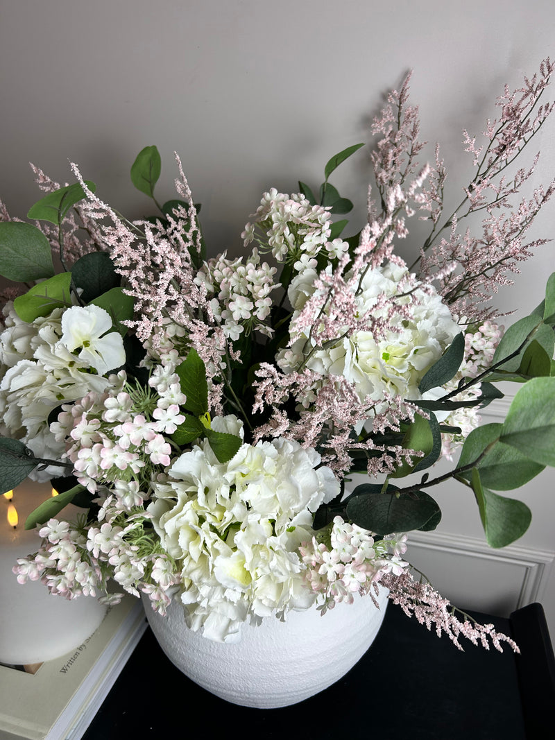 Bouquet arrangement 5 hydrangea eucalyptus blossom limonium