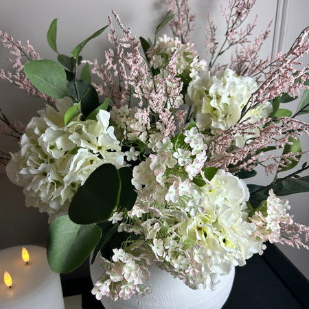 Bouquet arrangement 5 hydrangea eucalyptus blossom limonium