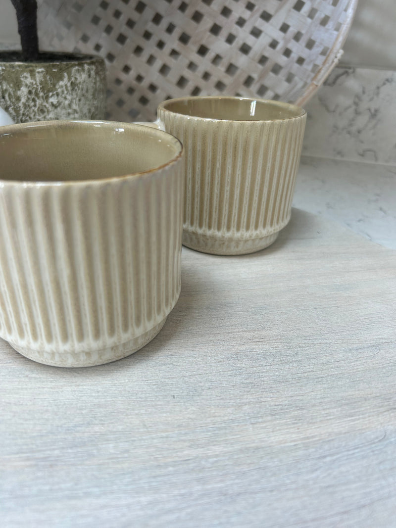 Set of 4 Ribbed reactive glaze mugs 2 styles