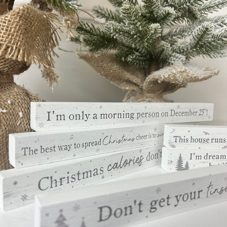 Wooden festive signs plaque off white 25cm 6 styles