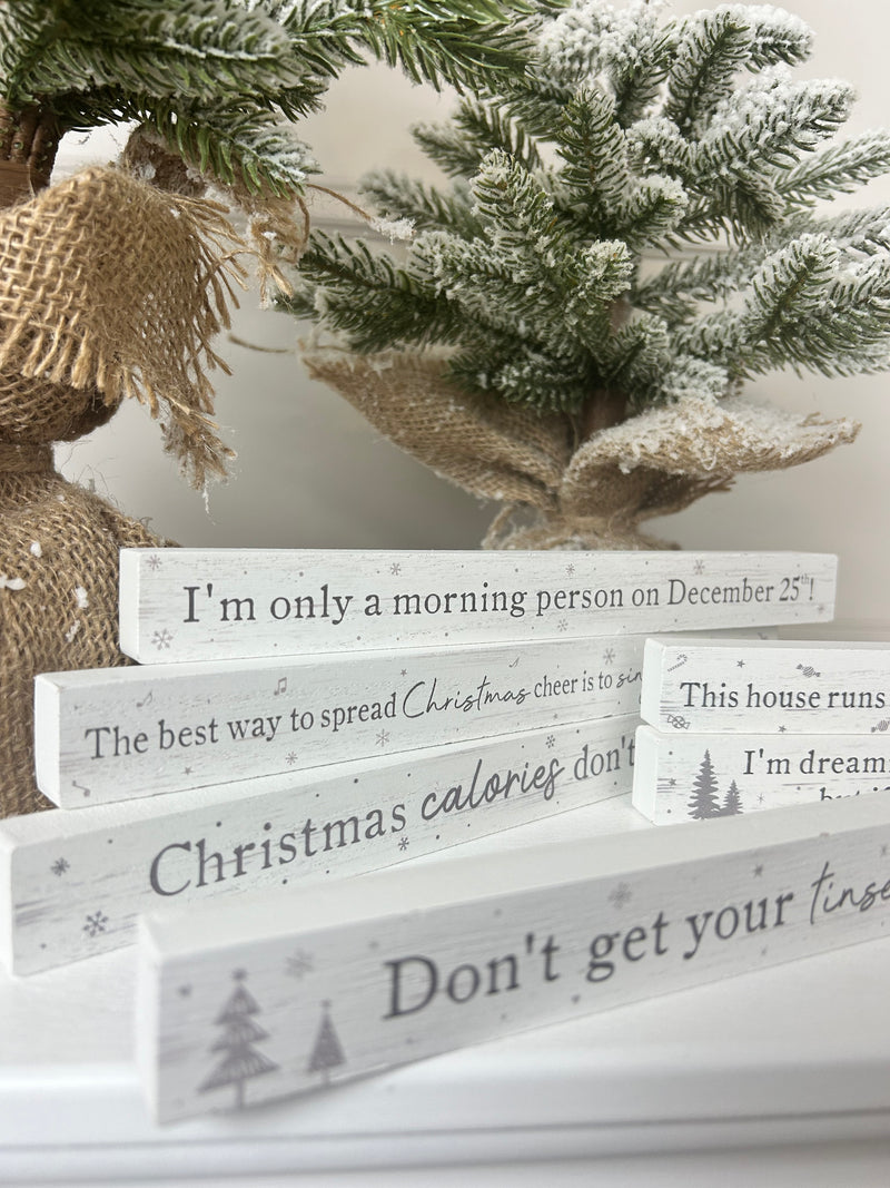 Wooden festive signs plaque off white 25cm 6 styles