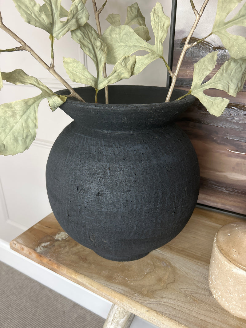 Black terracotta round vase