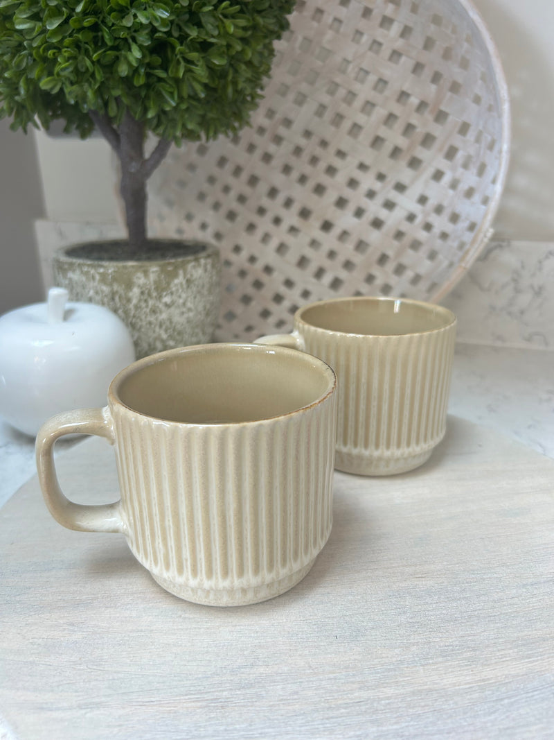 Set of 4 Ribbed reactive glaze mugs 2 styles