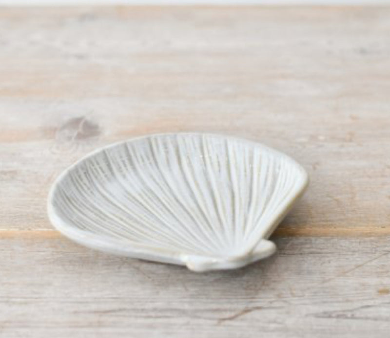 Porcelain shell dish