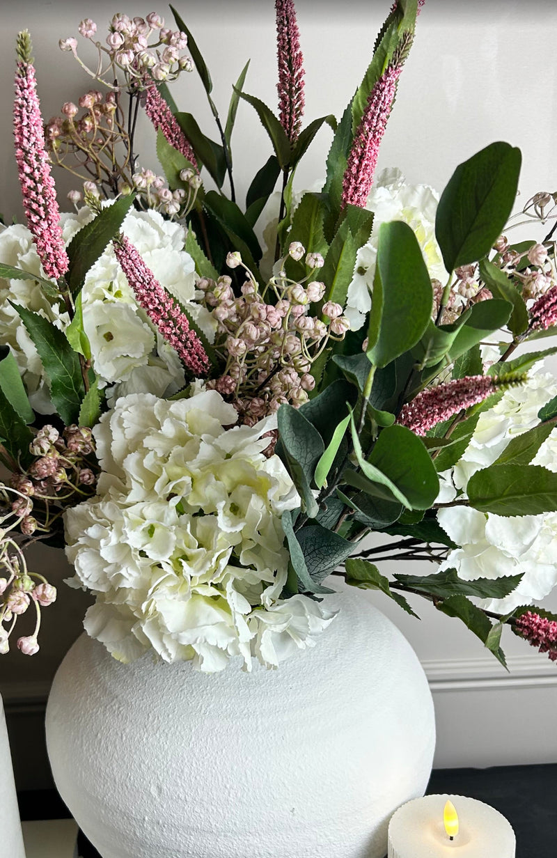 Bouquet arrangement 6 hydrangea eucalyptus pink Veronica pink Linus stem