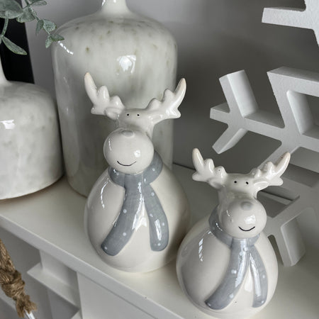 Store Seconds large round ceramic reindeer with scarf