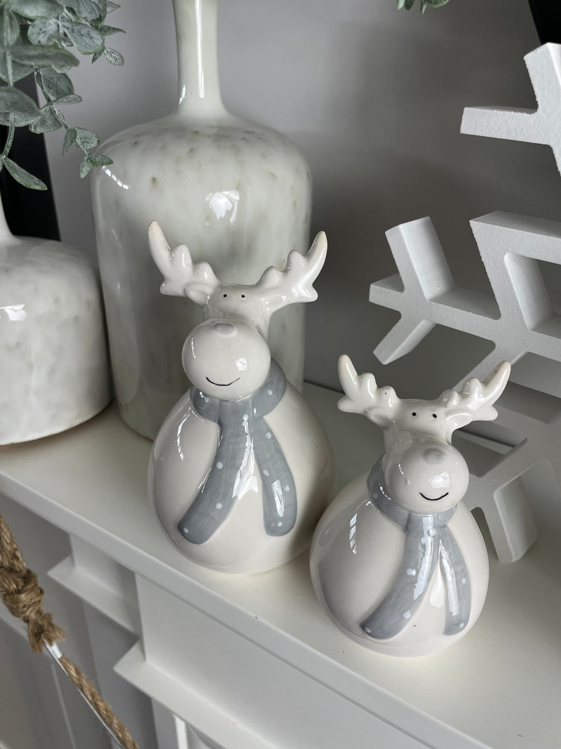 Store Seconds large round ceramic reindeer with scarf