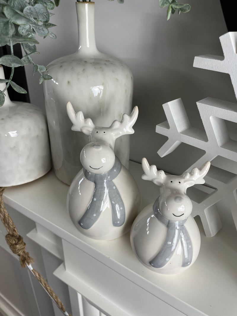 Store Seconds large round ceramic reindeer with scarf