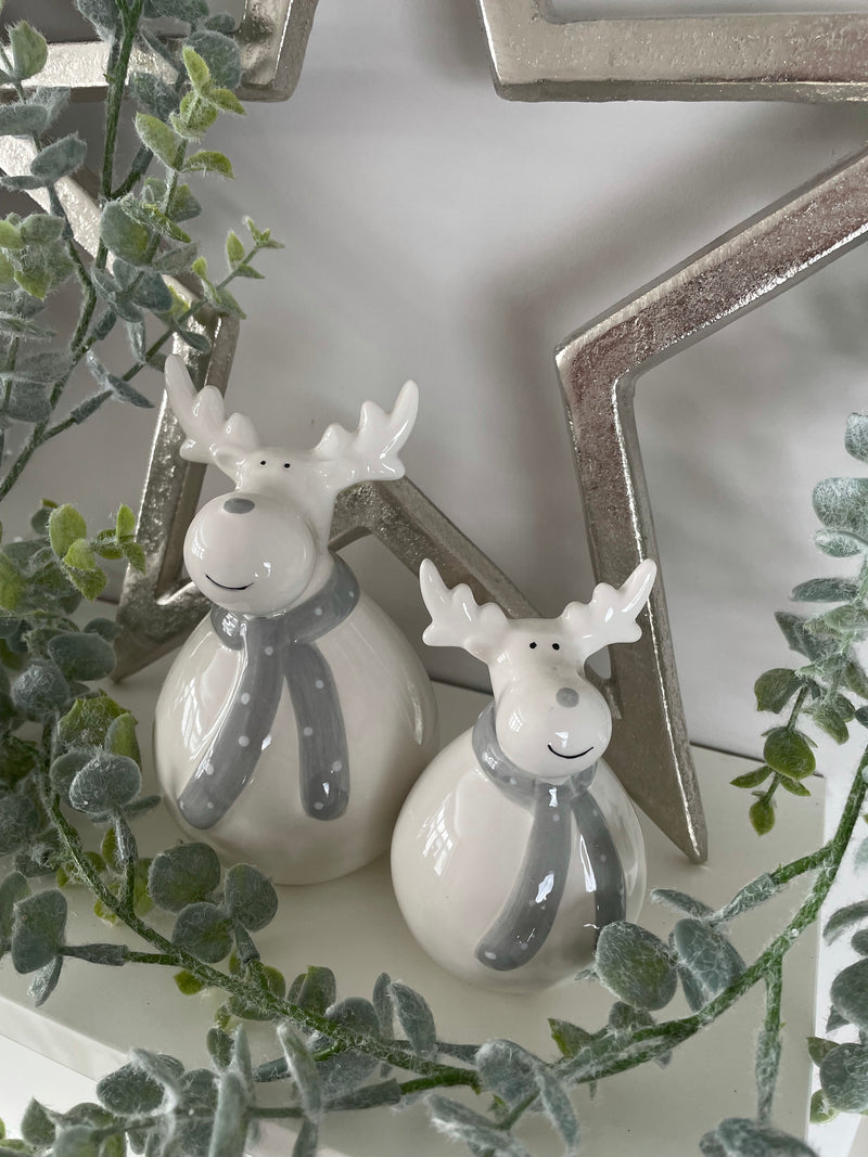 Store Seconds large round ceramic reindeer with scarf