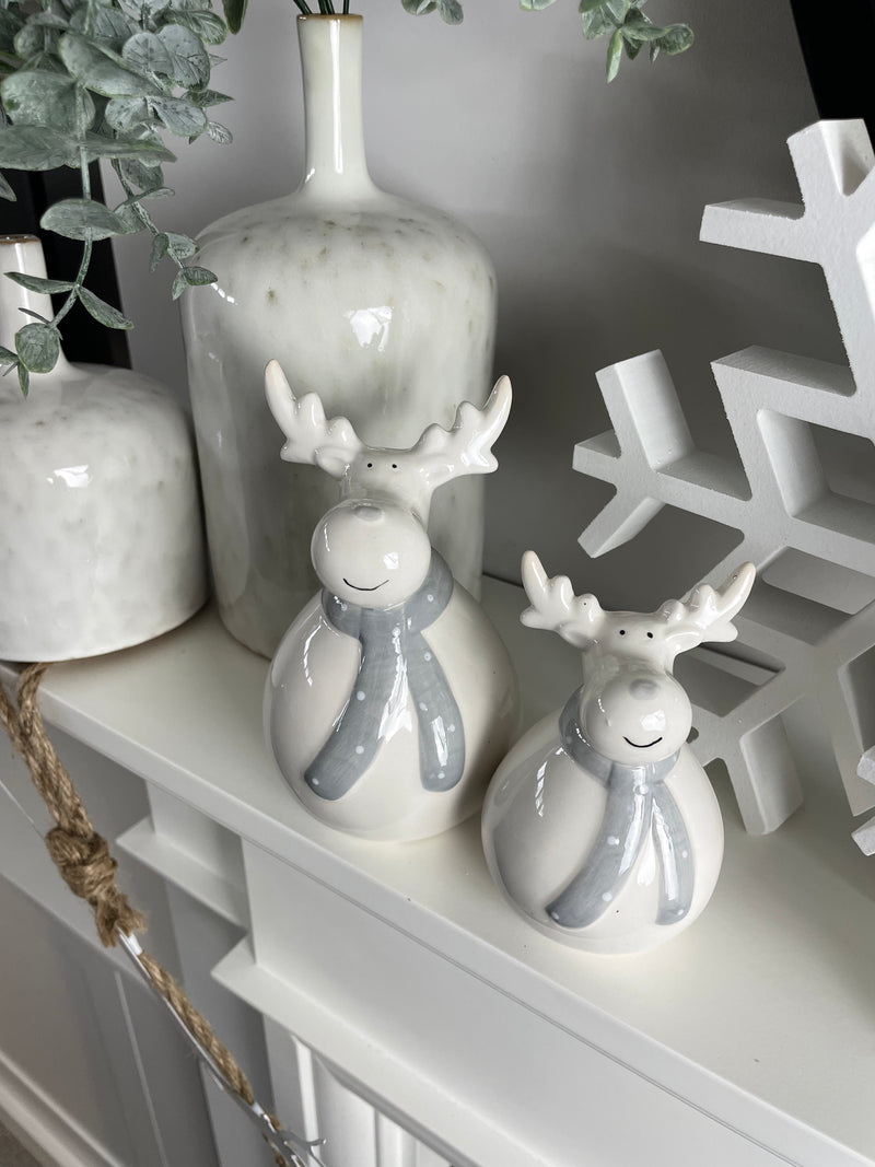 Store Seconds large round ceramic reindeer with scarf