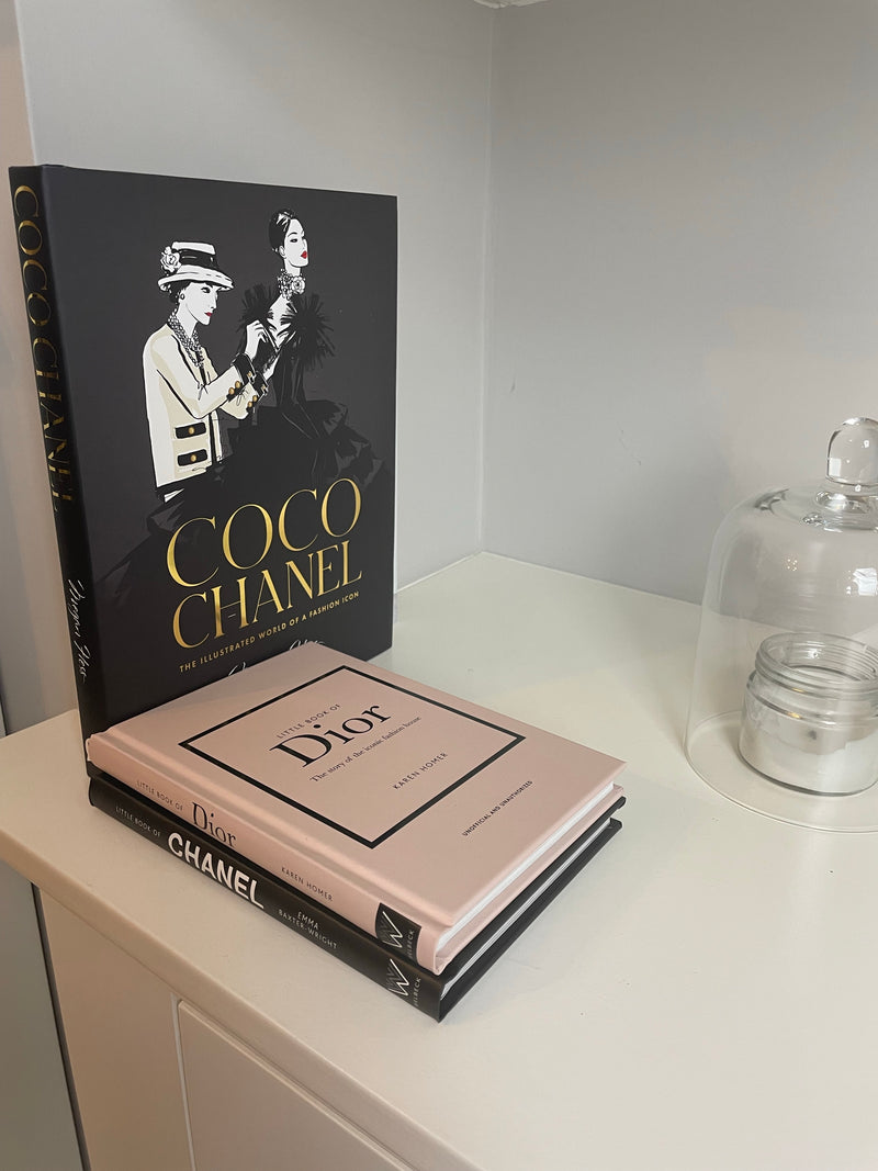 Coco Chanel An illustrated World Of A Fashion Icon book